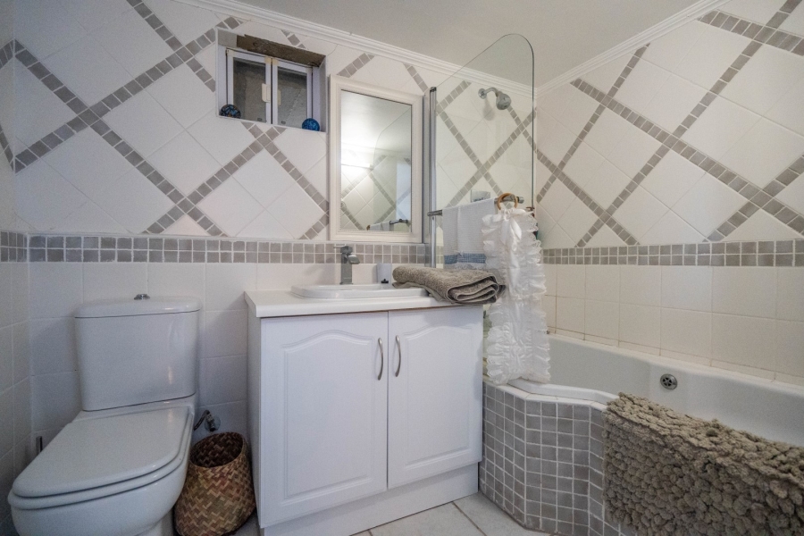 6 Bedroom Property for Sale in West Bank Eastern Cape